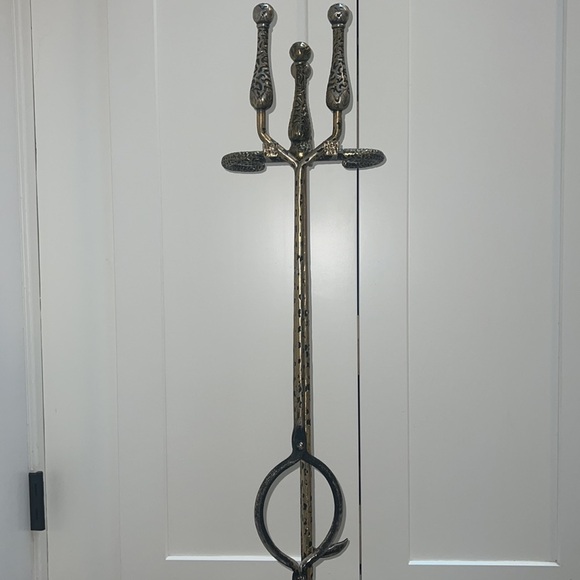 Vintage Adams Company Iowa Goldtone and Black Fireplace Tool Set - Picture 15 of 16